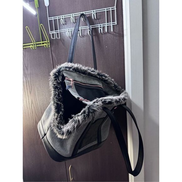 Modern Luxe Collection Pet Tote - Picture 2 of 9